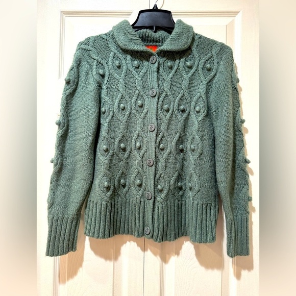 hearts of palm Sweaters - Hearts of palm soft sage Green Cable Knit Sweater with ball dots Size Small GUC